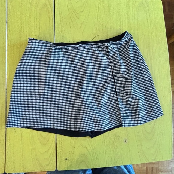 vintage skirt check gingham print with shorts underneath - Picture 2 of 5